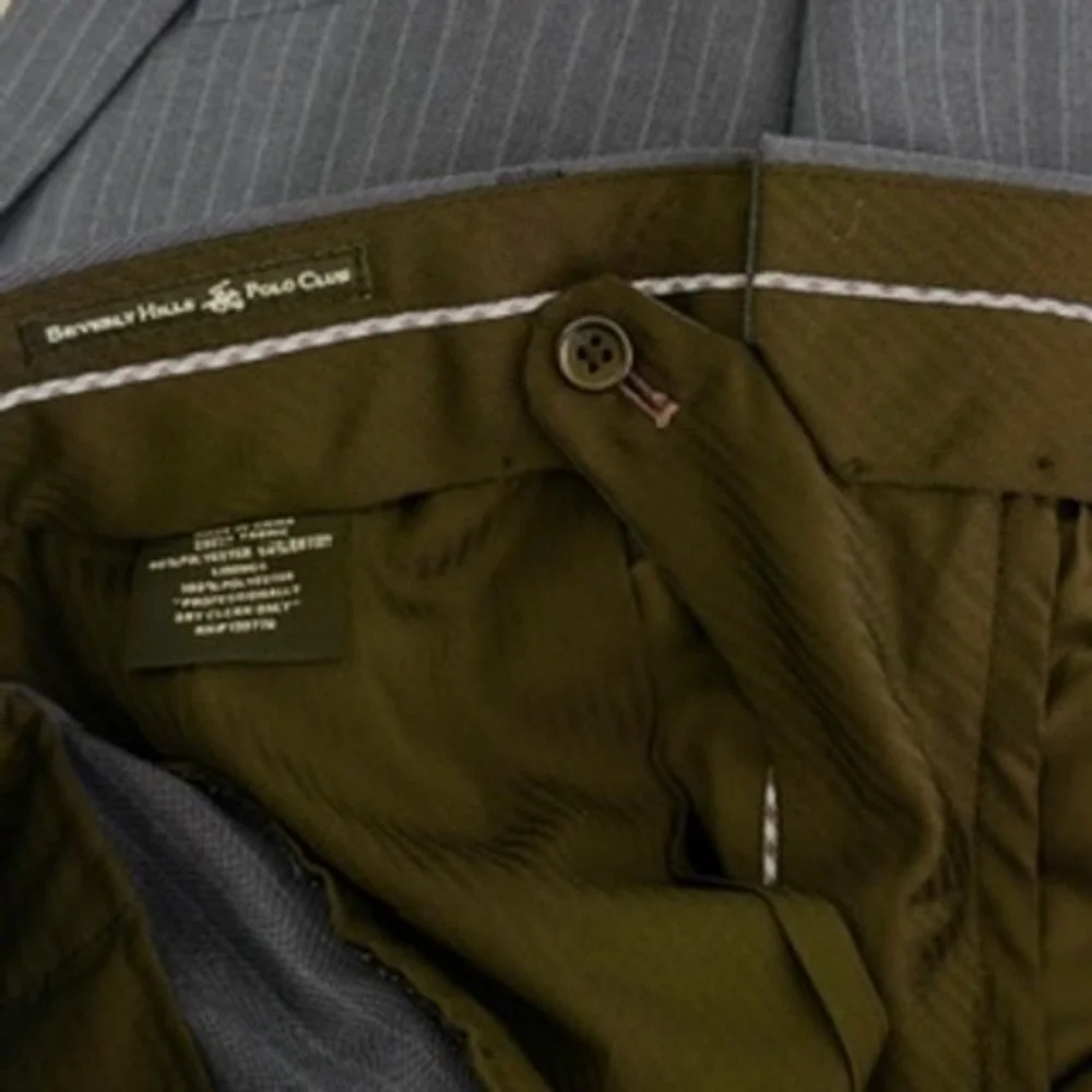 Beverly Hills Polo Club Mens‎ 42R, 36W Blue Pinstripe Suit Classic Business Wool